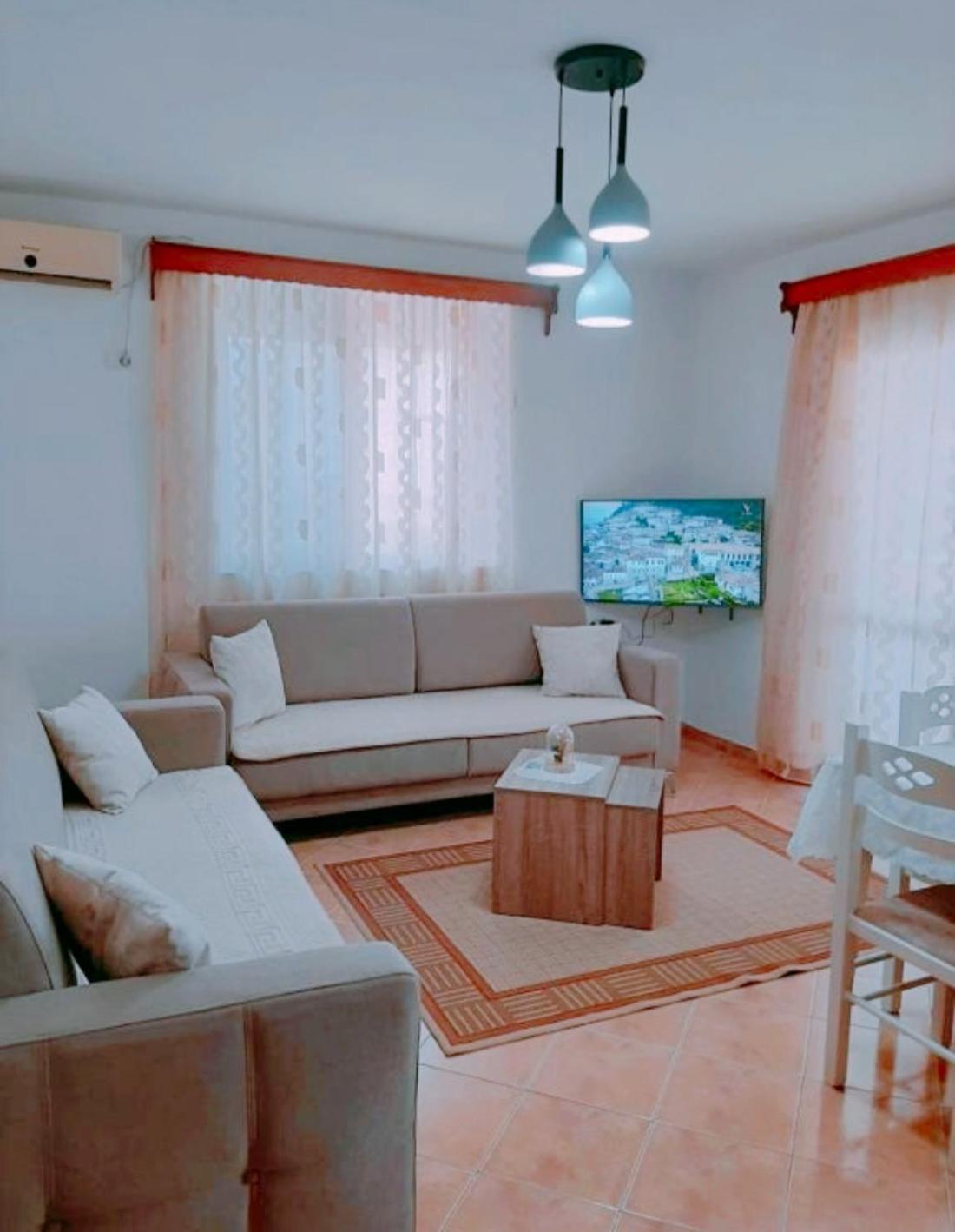 Vangert Apartment Berat Esterno foto
